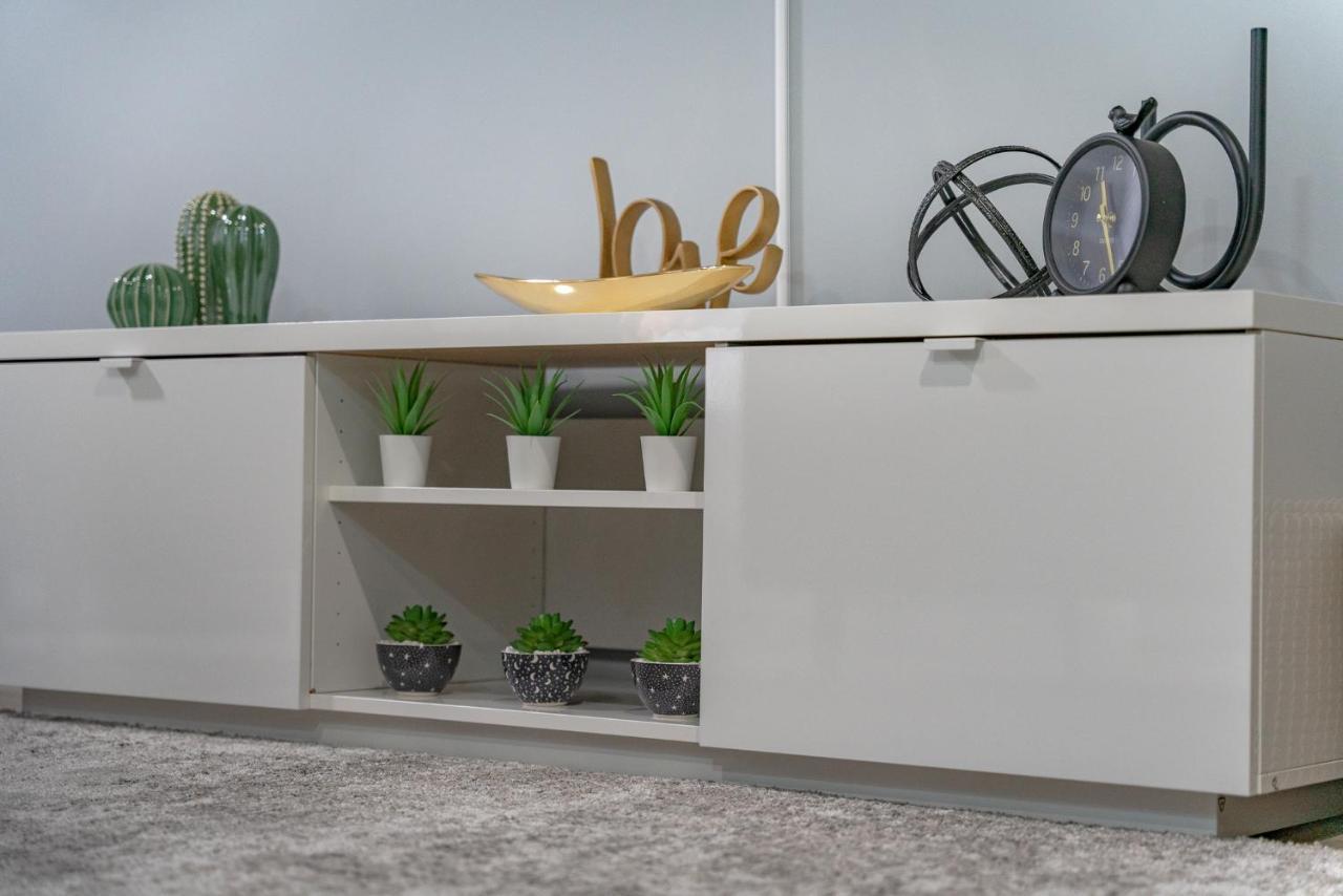 You Will Love This 2Br Guest Suite In Se YYC Eksteriør billede