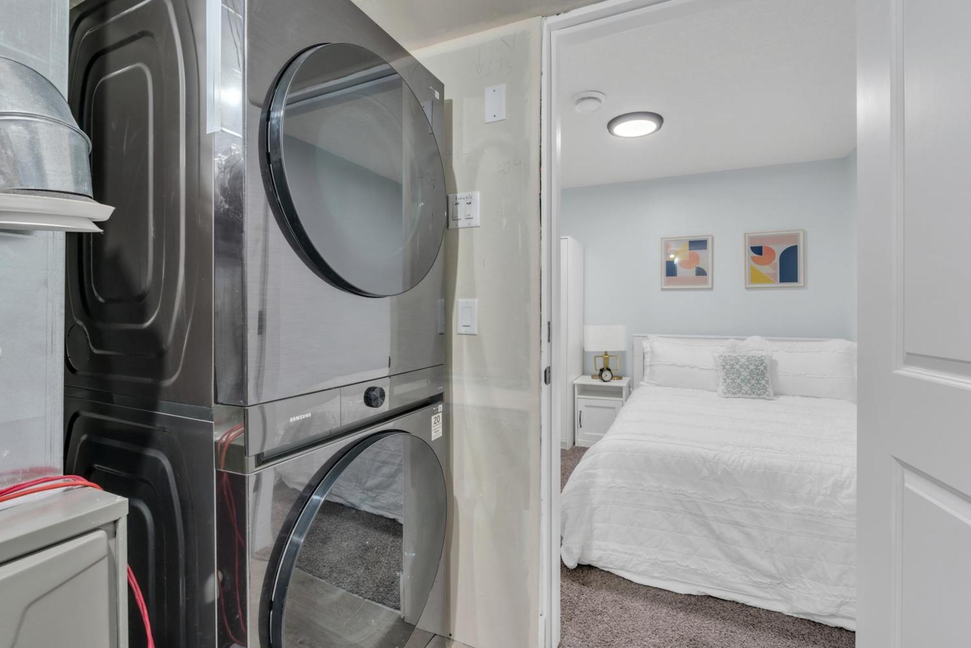 You Will Love This 2Br Guest Suite In Se YYC Eksteriør billede