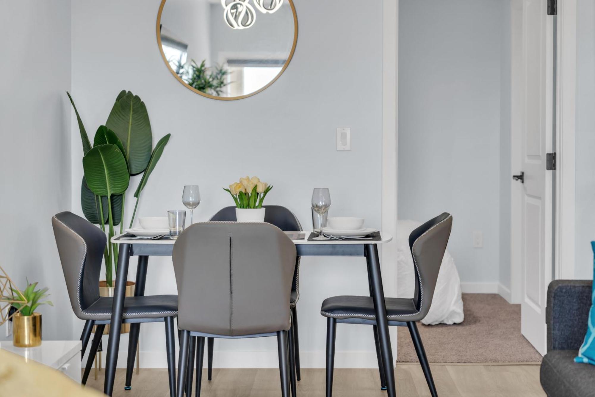 You Will Love This 2Br Guest Suite In Se YYC Eksteriør billede
