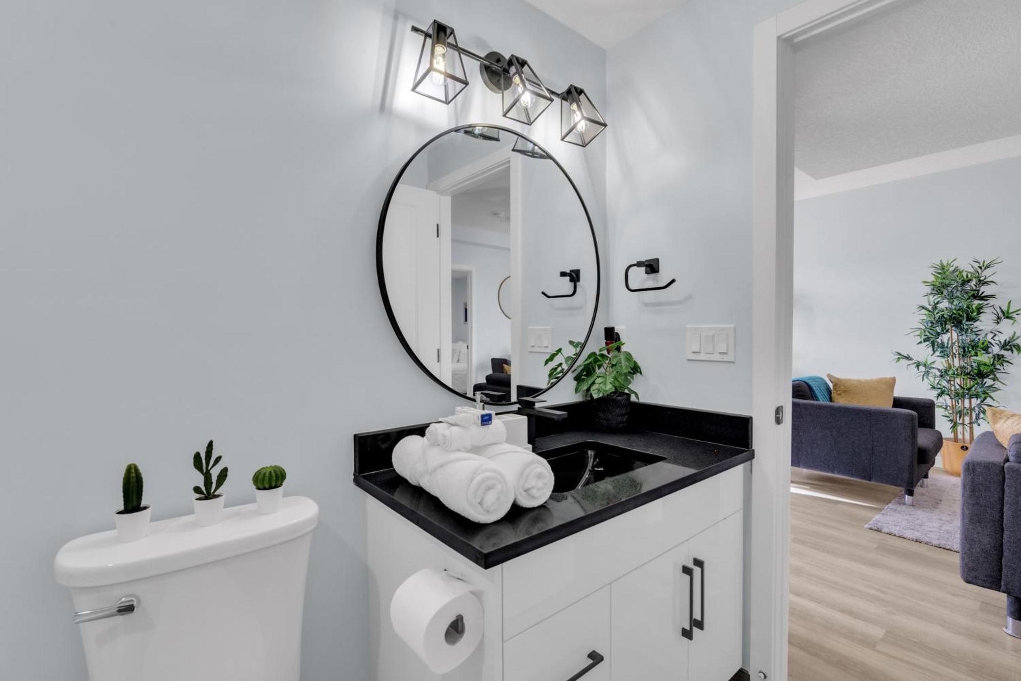 You Will Love This 2Br Guest Suite In Se YYC Eksteriør billede