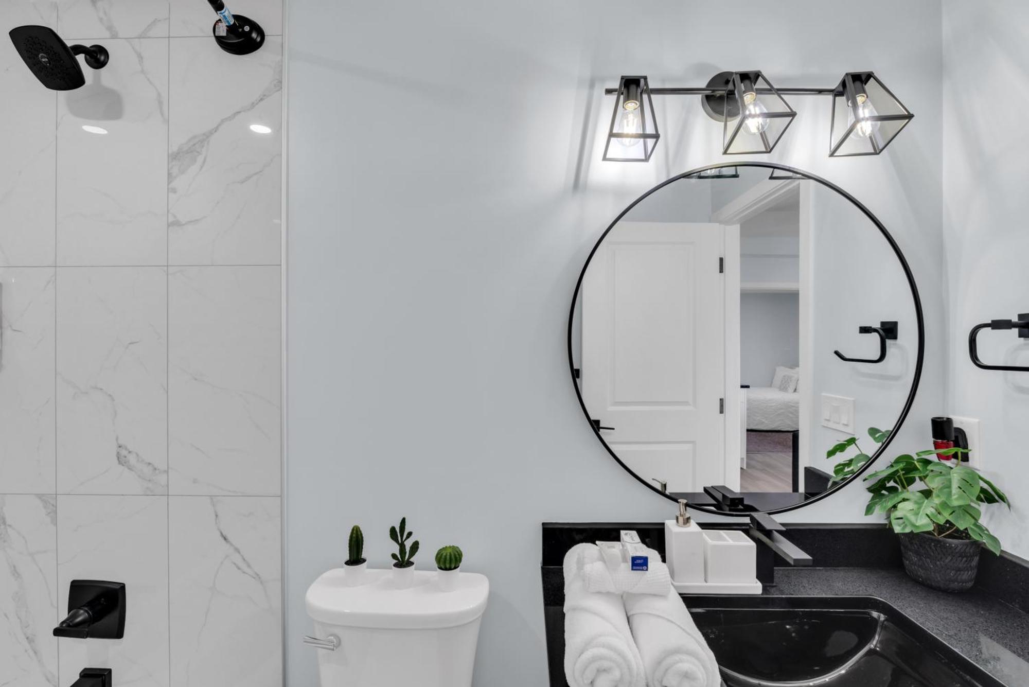 You Will Love This 2Br Guest Suite In Se YYC Eksteriør billede